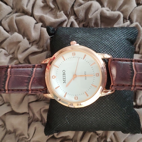 Watch - Picture 3 of 3